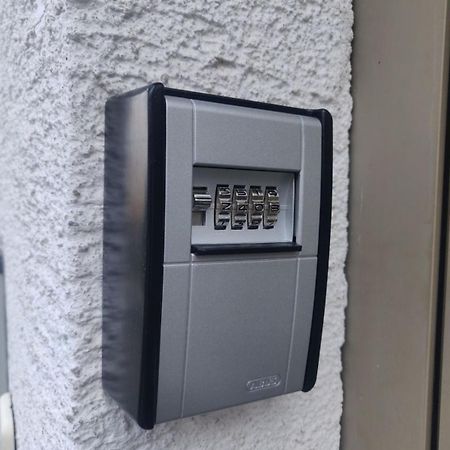 Apartment Magnolija - Free Parking Karlovac Exterior foto