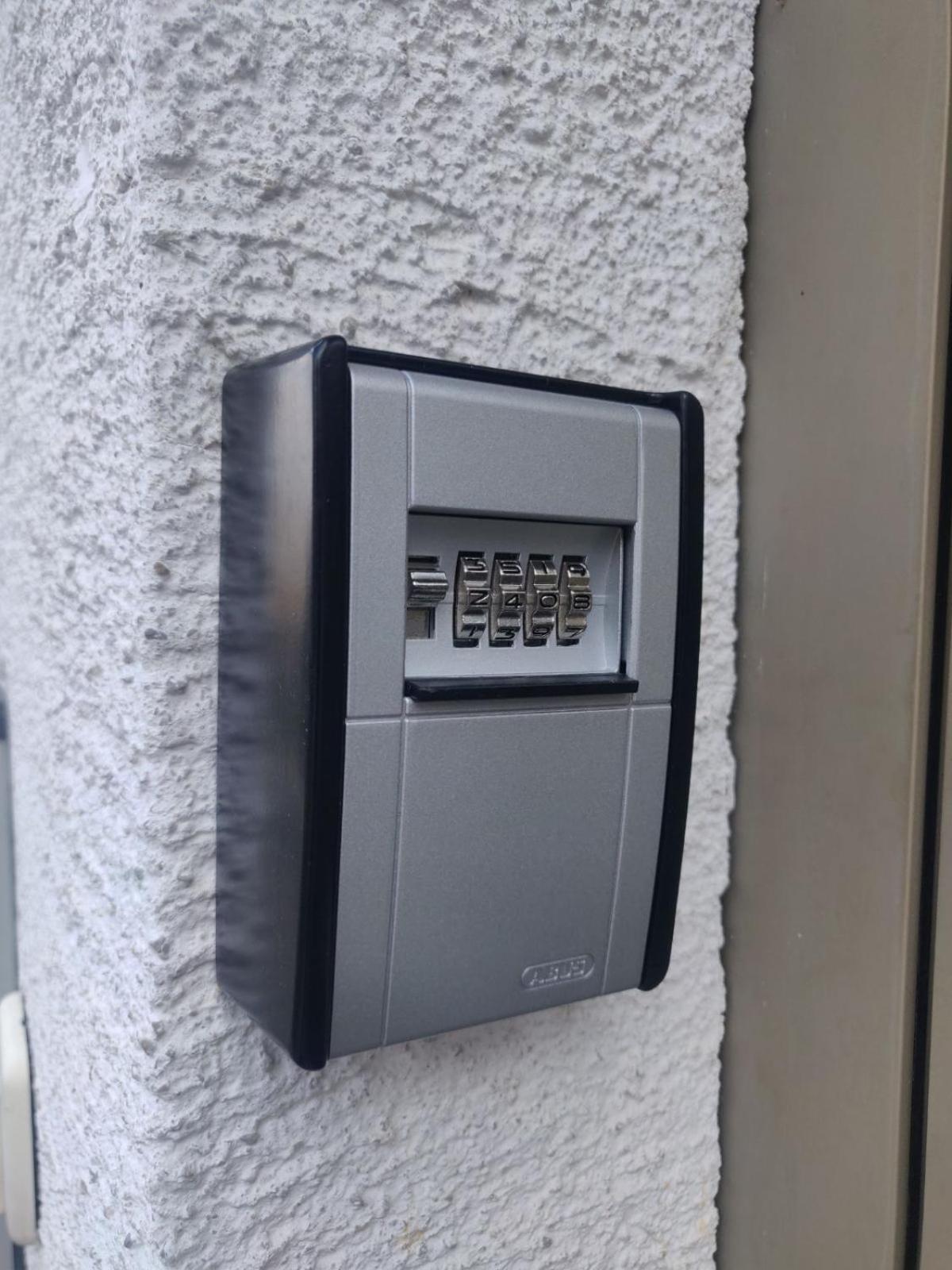 Apartment Magnolija - Free Parking Karlovac Exterior foto